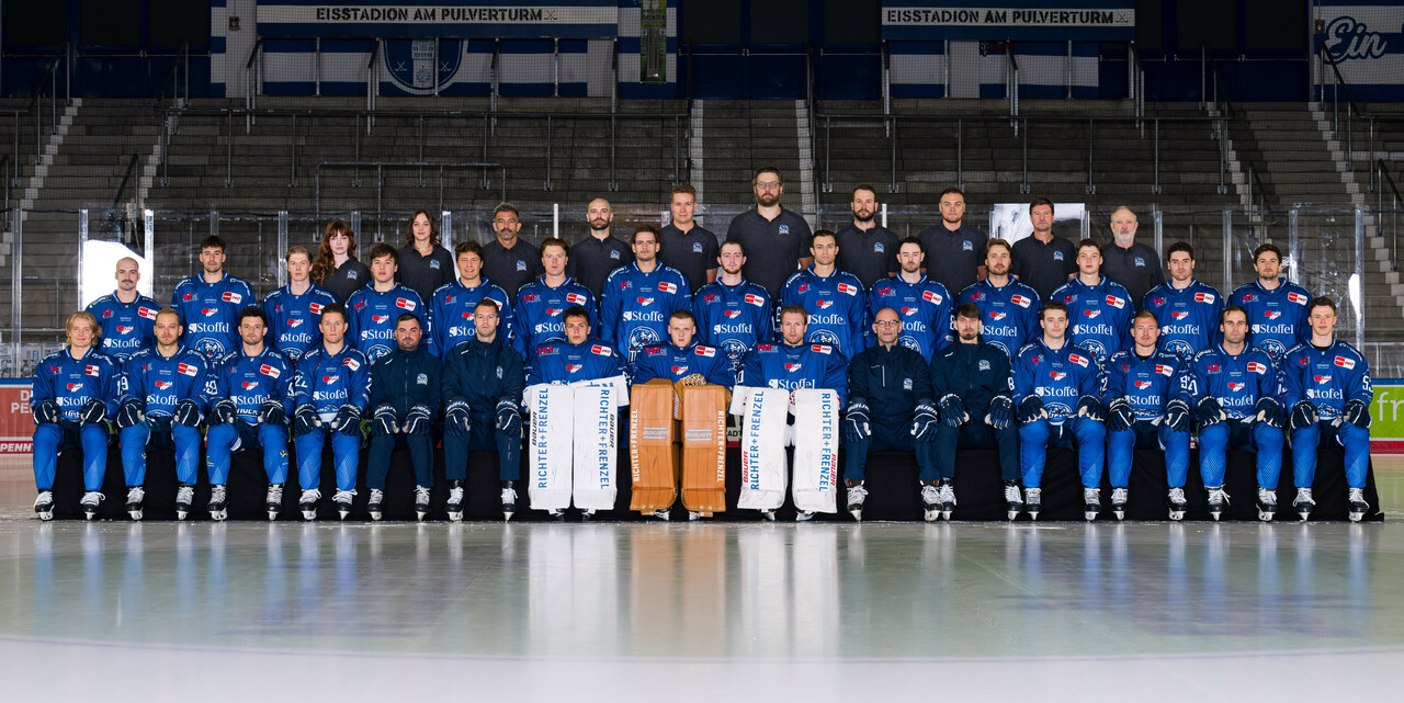str-teamfoto25_26.jpg