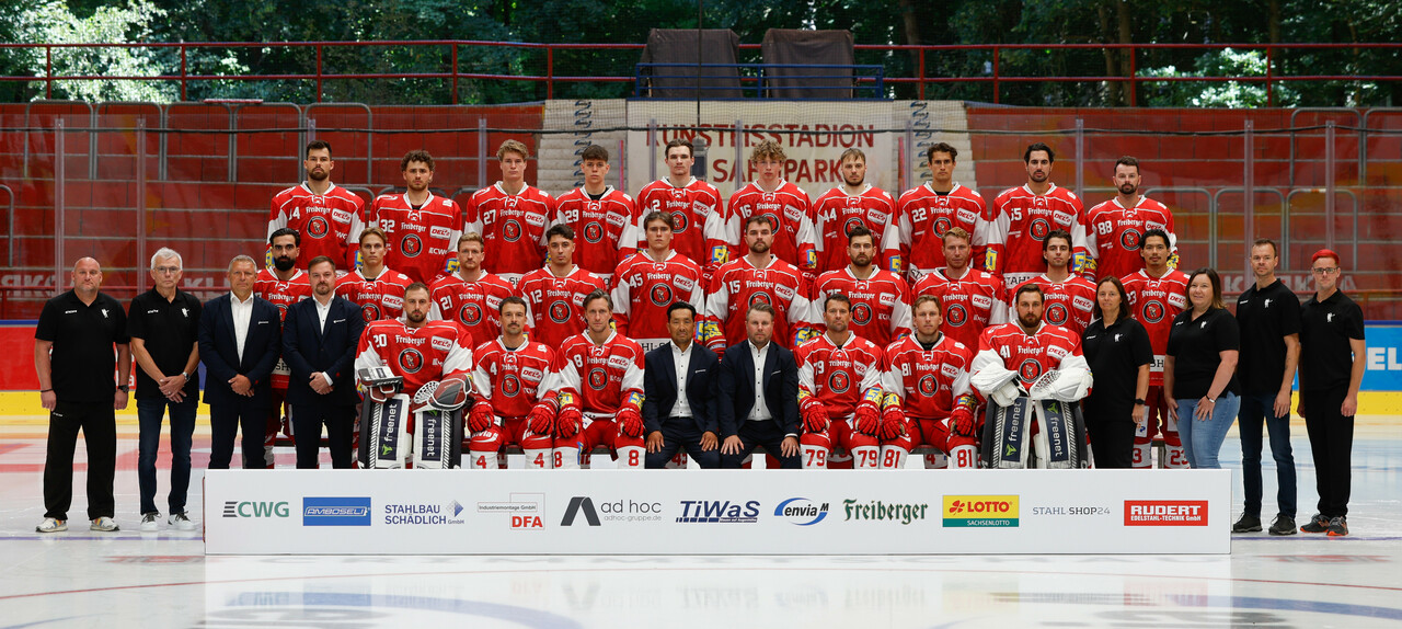teamfoto-2025-26-11.jpg
