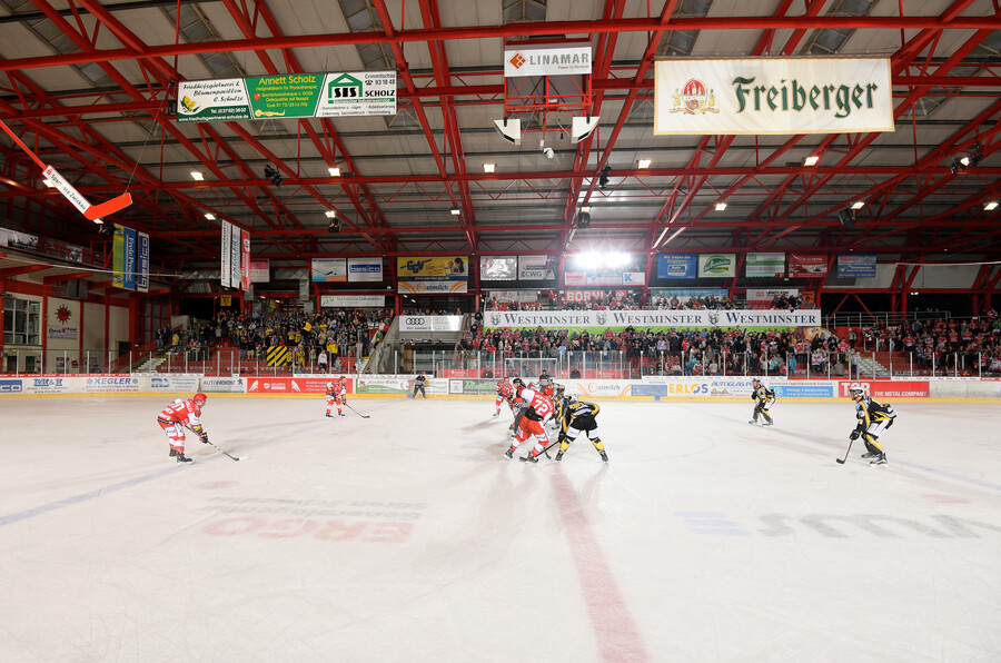 Testspiel - Eispiraten Crimmitschau gegen Bayreuth Tigers - DEL 2