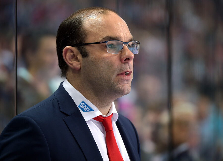 Eisbaeren Berlin v Adler Mannheim - DEL