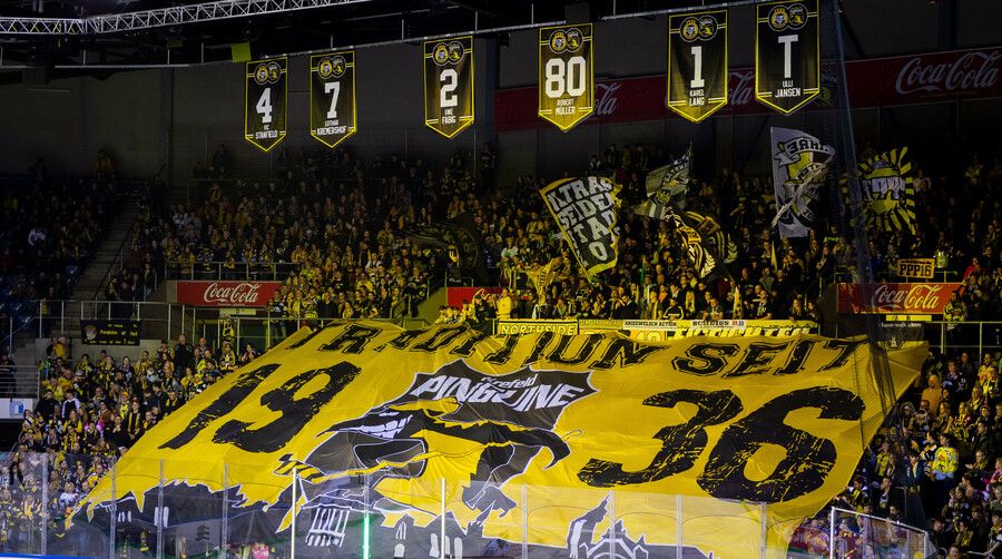 Krefeld Pinguine gegen EHC Red Bull München - DEL