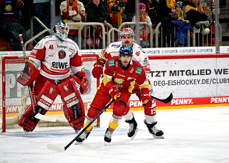 AC062C22-7E98-4DB1-B5D6-ADCF556684BA